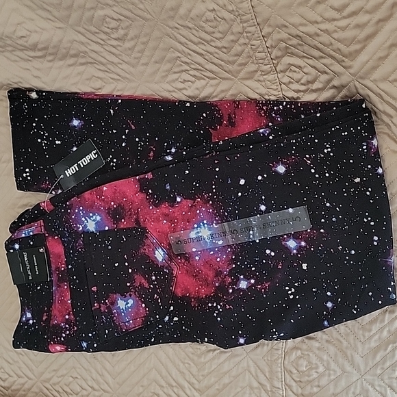Super Skinny Jeans Hot Topic Blackheart Womens Juniors Size 5 Galaxy Print NWT - Picture 1 of 11